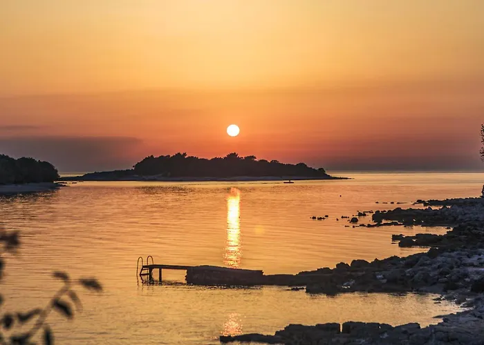 - Istrien 17335 Apartamento Pjescana Uvala