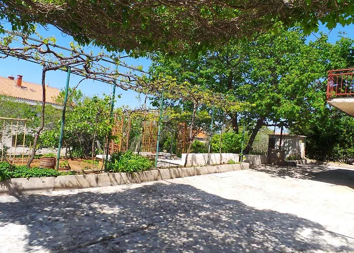 - Istrien 17335 * Pjescana Uvala