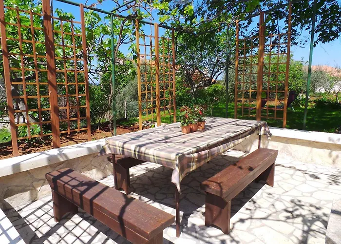 - Istrien 17335 Apartamento Pjescana Uvala